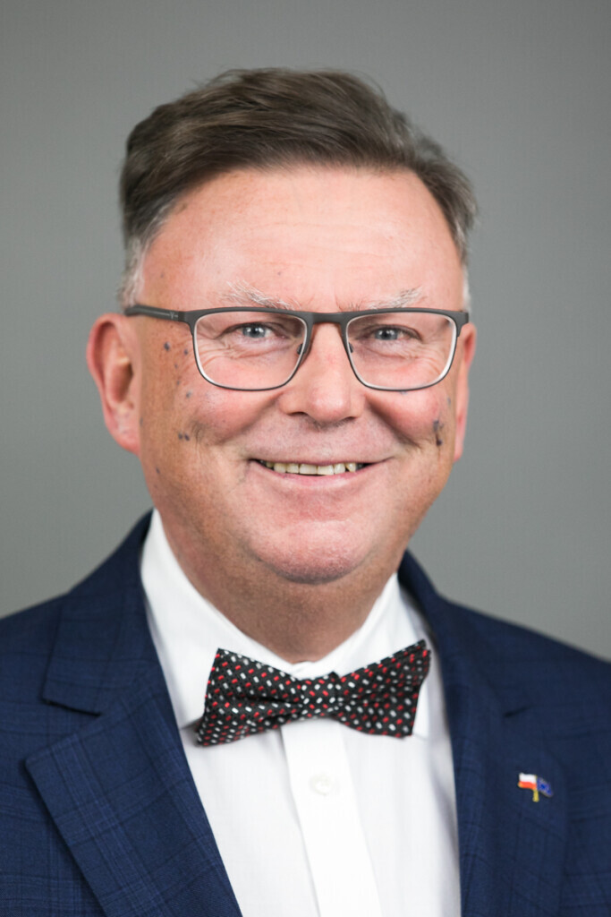 ZBIGNIEW OSTROWSKI portret FOT. ANDRZEJ GOINSKI-2.jpeg